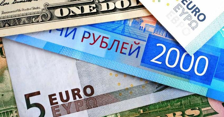 Российский рубль, евро и&nbsp;юань подешевели к&nbsp;сому. Курс валют на&nbsp;7&nbsp;июля 