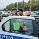 Фото 24-kg.com. Рейд по выявлению нелегальных парковщиков