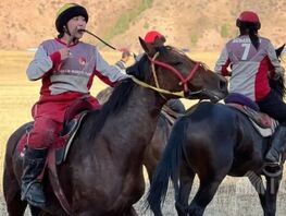 В&nbsp;Кыргызстане появилась первая женская команда по&nbsp;кок-бору&nbsp;&mdash; федерация против 