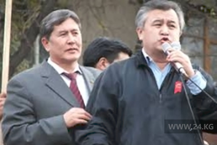 из семейного архива Омурбека Текебаева