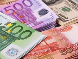 Рубль продолжает обваливаться, тенге тоже дешевеет. Курс валют на&nbsp;15&nbsp;декабря 