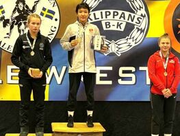 Две кыргызстанки завоевали золото на&nbsp;турнире по&nbsp;борьбе Klippen Lady Open 