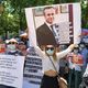 Фото 24-kg.com. Начавшийся в Бишкеке возле Жогорку Кенеша митинг в поддержку Орхана Инанды продолжился у здания правительства