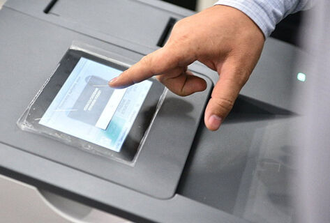 Штраф за&nbsp;неявку и&nbsp;лотерея: в&nbsp;КР предлагают сделать голосование обязательным 