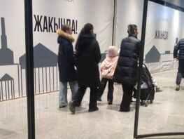 Примите меры! Несовершеннолетние попрошайки облюбовали новую подземку в&nbsp;Бишкеке 