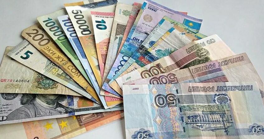 Рубль подешевел к&nbsp;сому, доллар стабилен. Курс валют на&nbsp;22&nbsp;июля 