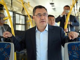 Садыр Жапаров Бишкек мэриясынын электробустарын тейлөө борборун ачты 
