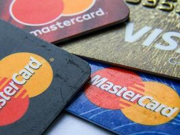 Взимают комиссии. В&nbsp;Турции начали проверку в&nbsp;отношении Mastercard и&nbsp;Visa 
