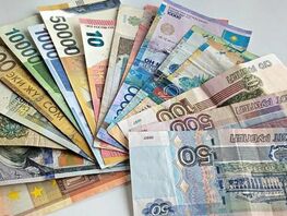 Рубль продолжает дешеветь, тенге заметно подорожал. Курс валют на&nbsp;5&nbsp;февраля 