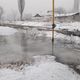 Фото местных жителей. В селе Пригородном вода из пробитого лотка затопила жилые дома